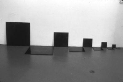  Fibonacci’s Echo. 1987. Black and green vatican stone. Five wall plates / five floor plates. 162” overall. 